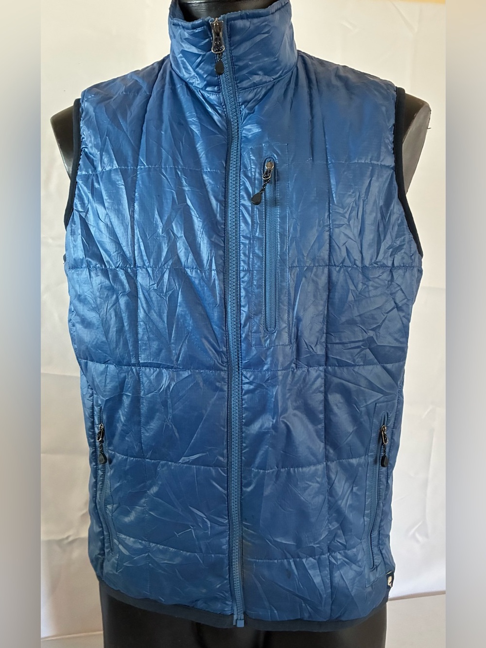 Vineyard Vines Men’s small blue puffer vest